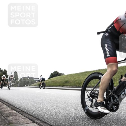 21.06.2026 - 29. Vierlanden-Triathlon H.Heesch http://msf.ph/oto/9854897 21.06.2026 12:07:24 Radfahren 790, 912, 926, 934, 935, 943, 962, 967 meine-sportfotos.de