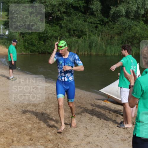 21.06.2026 - 29. Vierlanden-Triathlon Andreas Tolksdorf http://msf.ph/oto/9854903 21.06.2026 08:50:12 Schwimmen 115, 139 meine-sportfotos.de