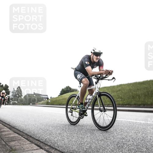 21.06.2026 - 29. Vierlanden-Triathlon H.Heesch http://msf.ph/oto/9854927 21.06.2026 12:07:34 Radfahren 670, 757, 908, 921, 924, 925, 938, 969 meine-sportfotos.de