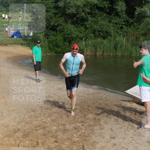 21.06.2026 - 29. Vierlanden-Triathlon Andreas Tolksdorf http://msf.ph/oto/9854933 21.06.2026 08:50:17 Schwimmen 25, 115, 156 meine-sportfotos.de