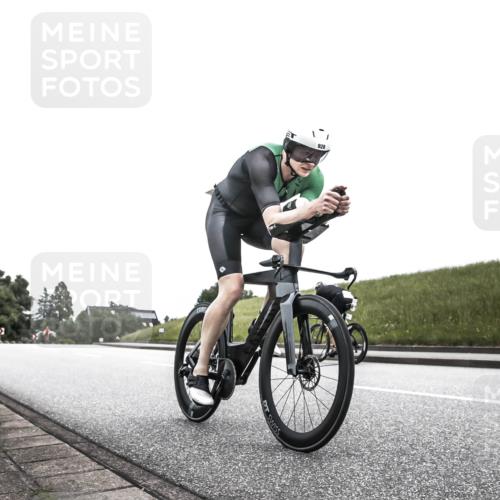 21.06.2026 - 29. Vierlanden-Triathlon H.Heesch http://msf.ph/oto/9854941 21.06.2026 12:07:39 Radfahren 822, 860, 928 meine-sportfotos.de