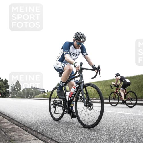 21.06.2026 - 29. Vierlanden-Triathlon H.Heesch http://msf.ph/oto/9854959 21.06.2026 12:07:55 Radfahren 691, 728, 899 meine-sportfotos.de