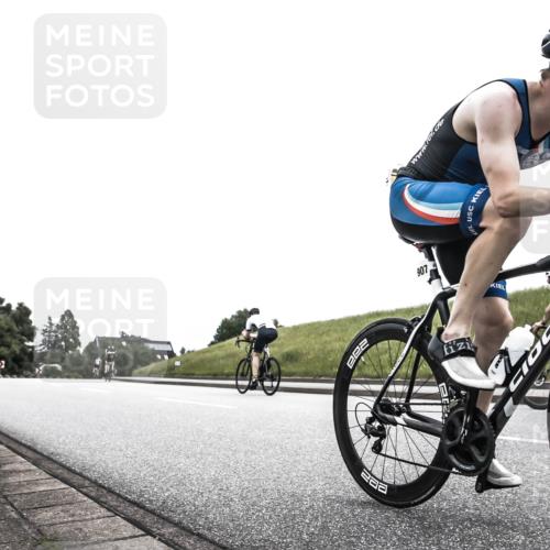 21.06.2026 - 29. Vierlanden-Triathlon H.Heesch http://msf.ph/oto/9854977 21.06.2026 12:08:08 Radfahren 884, 907, 981 meine-sportfotos.de