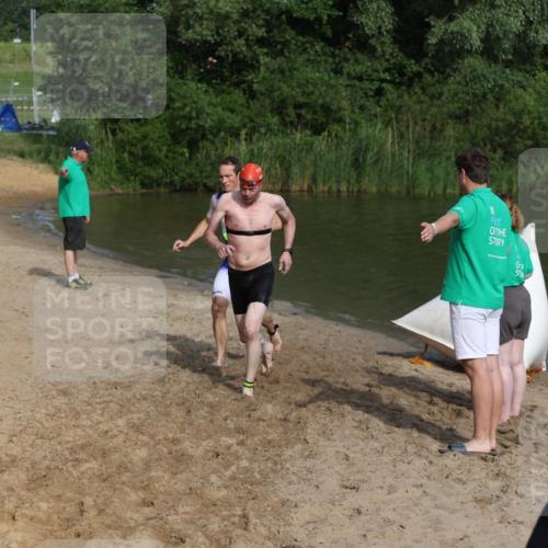 21.06.2026 - 29. Vierlanden-Triathlon Andreas Tolksdorf http://msf.ph/oto/9854979 21.06.2026 08:50:25 Schwimmen 25, 101, 156 meine-sportfotos.de
