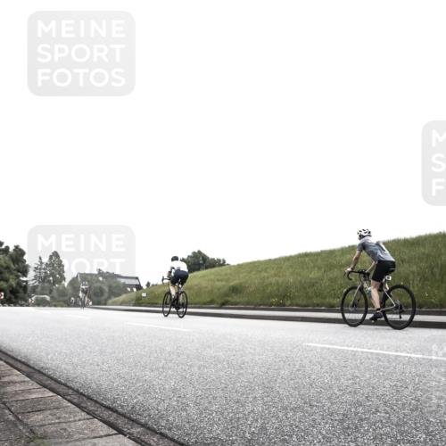21.06.2026 - 29. Vierlanden-Triathlon H.Heesch http://msf.ph/oto/9854980 21.06.2026 12:08:08 Radfahren 884, 907, 981 meine-sportfotos.de