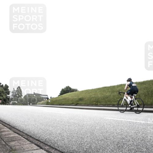 21.06.2026 - 29. Vierlanden-Triathlon H.Heesch http://msf.ph/oto/9854993 21.06.2026 12:08:39 Radfahren 915 meine-sportfotos.de