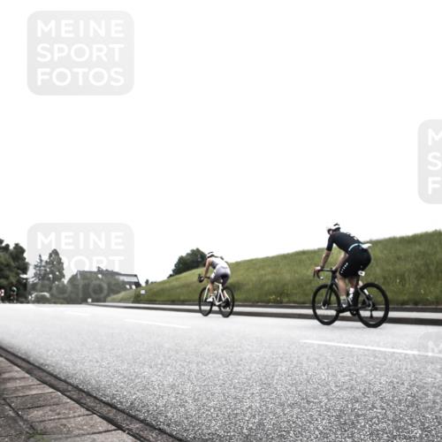 21.06.2026 - 29. Vierlanden-Triathlon H.Heesch http://msf.ph/oto/9854999 21.06.2026 12:09:14 Radfahren 883 meine-sportfotos.de