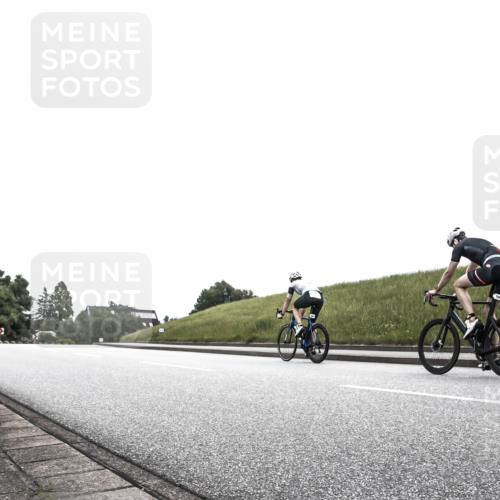 21.06.2026 - 29. Vierlanden-Triathlon H.Heesch http://msf.ph/oto/9855008 21.06.2026 12:10:11 Radfahren 650 meine-sportfotos.de