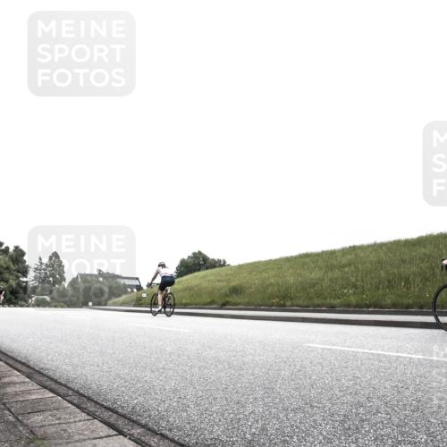 21.06.2026 - 29. Vierlanden-Triathlon H.Heesch http://msf.ph/oto/9855017 21.06.2026 12:10:44 Radfahren  meine-sportfotos.de