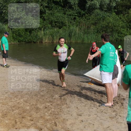 21.06.2026 - 29. Vierlanden-Triathlon Andreas Tolksdorf http://msf.ph/oto/9855066 21.06.2026 08:50:44 Schwimmen 100, 163, 179, 1353 meine-sportfotos.de