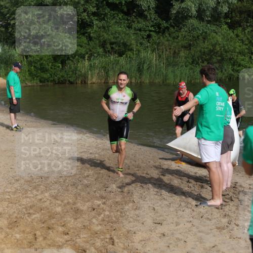 21.06.2026 - 29. Vierlanden-Triathlon Andreas Tolksdorf http://msf.ph/oto/9855078 21.06.2026 08:50:44 Schwimmen 100, 163, 179, 1353 meine-sportfotos.de