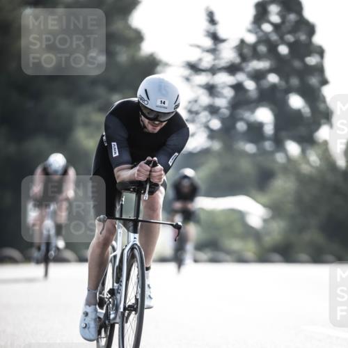 21.06.2026 - 29. Vierlanden-Triathlon H.Heesch http://msf.ph/oto/9855099 21.06.2026 08:50:53 Radfahren 14, 78, 82 meine-sportfotos.de