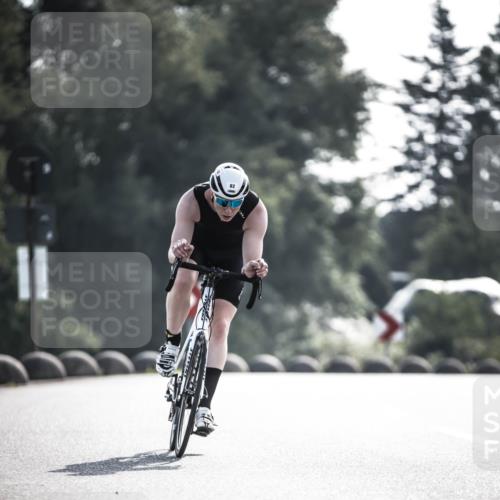 21.06.2026 - 29. Vierlanden-Triathlon H.Heesch http://msf.ph/oto/9855121 21.06.2026 08:50:55 Radfahren 14, 78, 82 meine-sportfotos.de