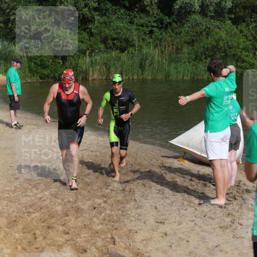 21.06.2026 - 29. Vierlanden-Triathlon Andreas Tolksdorf http://msf.ph/oto/9855128 21.06.2026 08:50:48 Schwimmen 100, 163, 179, 1353 meine-sportfotos.de