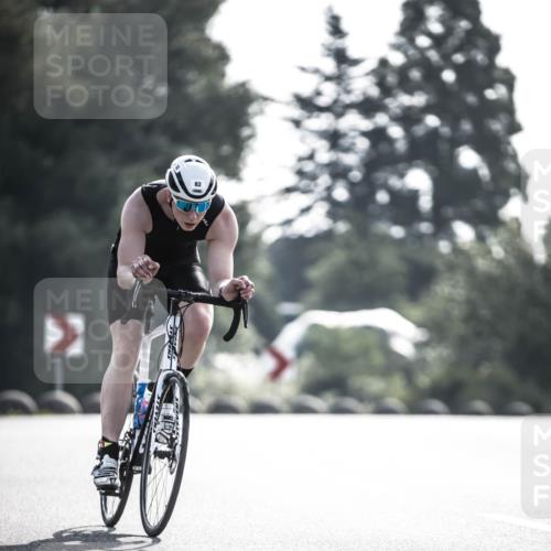 21.06.2026 - 29. Vierlanden-Triathlon H.Heesch http://msf.ph/oto/9855131 21.06.2026 08:50:55 Radfahren 14, 78, 82 meine-sportfotos.de