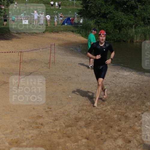 21.06.2026 - 29. Vierlanden-Triathlon Andreas Tolksdorf http://msf.ph/oto/9855150 21.06.2026 08:50:56 Schwimmen 71, 100, 1353 meine-sportfotos.de