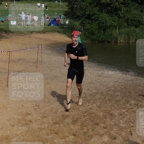 21.06.2026 - 29. Vierlanden-Triathlon Andreas Tolksdorf http://msf.ph/oto/9855163 21.06.2026 08:50:57 Schwimmen 71, 100, 1353 meine-sportfotos.de