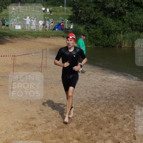 21.06.2026 - 29. Vierlanden-Triathlon Andreas Tolksdorf http://msf.ph/oto/9855173 21.06.2026 08:50:57 Schwimmen 71, 100, 1353 meine-sportfotos.de