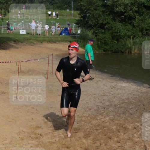 21.06.2026 - 29. Vierlanden-Triathlon Andreas Tolksdorf http://msf.ph/oto/9855177 21.06.2026 08:50:57 Schwimmen 71, 100, 1353 meine-sportfotos.de