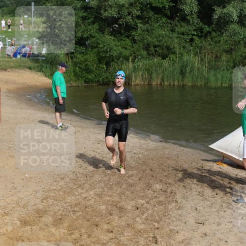 21.06.2026 - 29. Vierlanden-Triathlon Andreas Tolksdorf http://msf.ph/oto/9855201 21.06.2026 08:51:04 Schwimmen 68, 71 meine-sportfotos.de