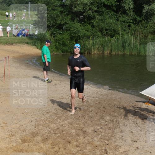 21.06.2026 - 29. Vierlanden-Triathlon Andreas Tolksdorf http://msf.ph/oto/9855211 21.06.2026 08:51:04 Schwimmen 68, 71 meine-sportfotos.de