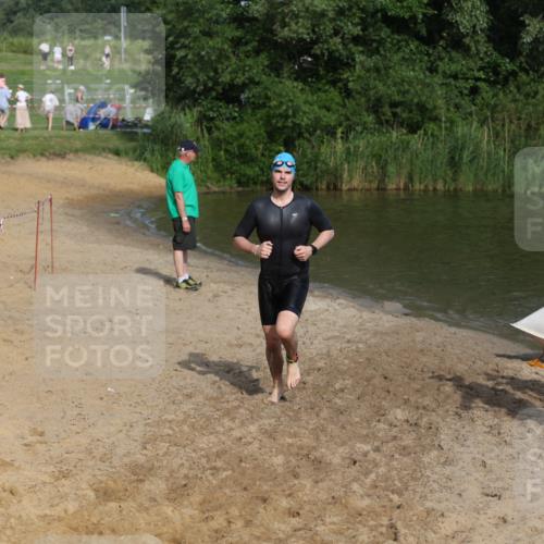 21.06.2026 - 29. Vierlanden-Triathlon Andreas Tolksdorf http://msf.ph/oto/9855219 21.06.2026 08:51:04 Schwimmen 68, 71 meine-sportfotos.de