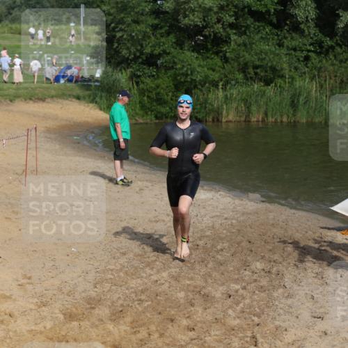 21.06.2026 - 29. Vierlanden-Triathlon Andreas Tolksdorf http://msf.ph/oto/9855222 21.06.2026 08:51:04 Schwimmen 68, 71 meine-sportfotos.de