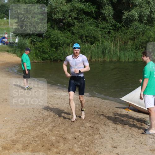 21.06.2026 - 29. Vierlanden-Triathlon Andreas Tolksdorf http://msf.ph/oto/9855238 21.06.2026 08:51:11 Schwimmen 50, 68 meine-sportfotos.de