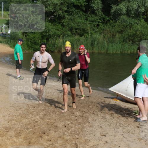 21.06.2026 - 29. Vierlanden-Triathlon Andreas Tolksdorf http://msf.ph/oto/9855258 21.06.2026 08:51:28 Schwimmen 81, 157, 161, 204 meine-sportfotos.de