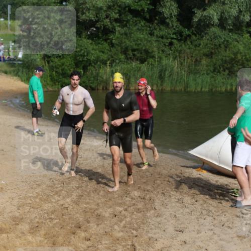 21.06.2026 - 29. Vierlanden-Triathlon Andreas Tolksdorf http://msf.ph/oto/9855260 21.06.2026 08:51:28 Schwimmen 81, 157, 161, 204 meine-sportfotos.de
