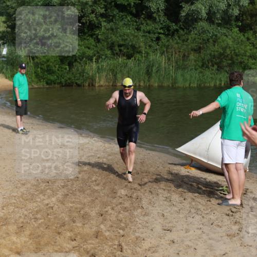 21.06.2026 - 29. Vierlanden-Triathlon Andreas Tolksdorf http://msf.ph/oto/9855297 21.06.2026 08:51:32 Schwimmen 81, 157, 161, 204 meine-sportfotos.de