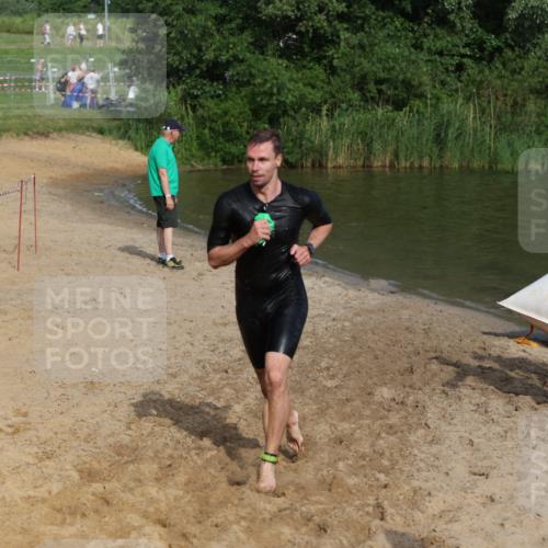 21.06.2026 - 29. Vierlanden-Triathlon Andreas Tolksdorf http://msf.ph/oto/9855346 21.06.2026 08:52:01 Schwimmen 5, 151 meine-sportfotos.de