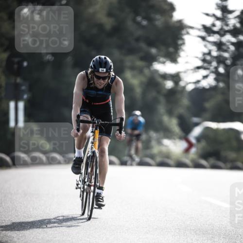 21.06.2026 - 29. Vierlanden-Triathlon H.Heesch http://msf.ph/oto/9855370 21.06.2026 08:52:25 Radfahren 56, 108 meine-sportfotos.de