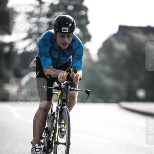21.06.2026 - 29. Vierlanden-Triathlon H.Heesch http://msf.ph/oto/9855406 21.06.2026 08:52:29 Radfahren 56, 108 meine-sportfotos.de