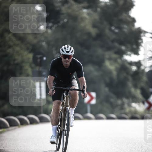 21.06.2026 - 29. Vierlanden-Triathlon H.Heesch http://msf.ph/oto/9855480 21.06.2026 08:53:32 Radfahren 88 meine-sportfotos.de