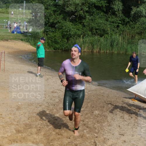 21.06.2026 - 29. Vierlanden-Triathlon Andreas Tolksdorf http://msf.ph/oto/9855502 21.06.2026 08:52:38 Schwimmen 22, 98, 167, 195 meine-sportfotos.de