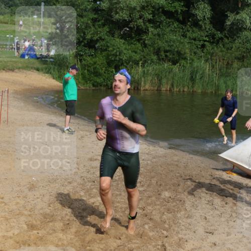 21.06.2026 - 29. Vierlanden-Triathlon Andreas Tolksdorf http://msf.ph/oto/9855506 21.06.2026 08:52:38 Schwimmen 22, 98, 167, 195 meine-sportfotos.de