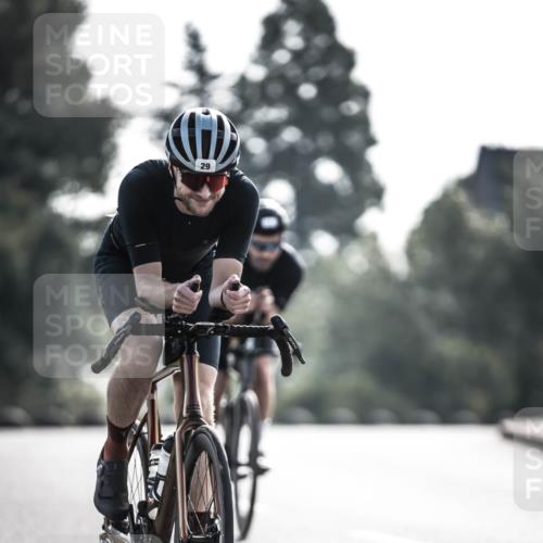 21.06.2026 - 29. Vierlanden-Triathlon H.Heesch http://msf.ph/oto/9855514 21.06.2026 08:53:46 Radfahren 4, 29, 112 meine-sportfotos.de