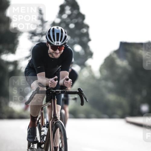 21.06.2026 - 29. Vierlanden-Triathlon H.Heesch http://msf.ph/oto/9855516 21.06.2026 08:53:46 Radfahren 4, 29, 112 meine-sportfotos.de