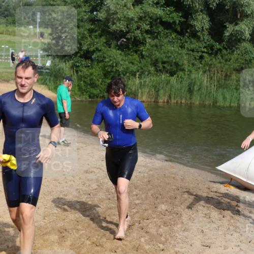 21.06.2026 - 29. Vierlanden-Triathlon Andreas Tolksdorf http://msf.ph/oto/9855529 21.06.2026 08:52:46 Schwimmen 22, 98, 195 meine-sportfotos.de