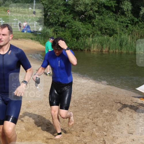 21.06.2026 - 29. Vierlanden-Triathlon Andreas Tolksdorf http://msf.ph/oto/9855549 21.06.2026 08:52:46 Schwimmen 22, 98, 195 meine-sportfotos.de