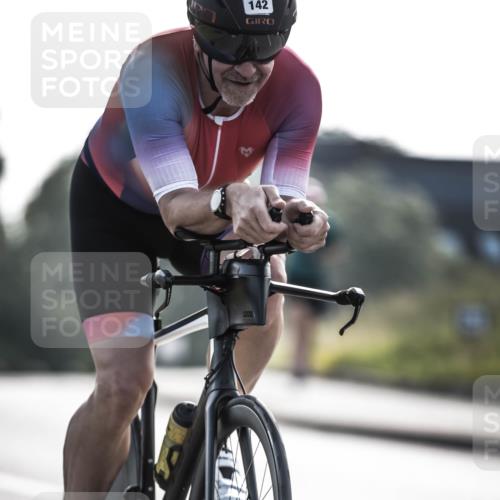 21.06.2026 - 29. Vierlanden-Triathlon H.Heesch http://msf.ph/oto/9855726 21.06.2026 08:55:12 Radfahren 142 meine-sportfotos.de