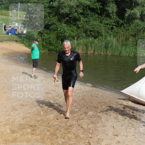 21.06.2026 - 29. Vierlanden-Triathlon Andreas Tolksdorf http://msf.ph/oto/9855749 21.06.2026 08:53:46 Schwimmen 122, 124, 126 meine-sportfotos.de