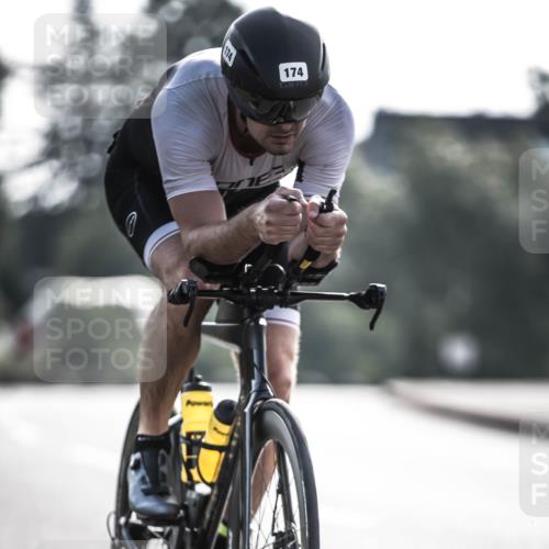 21.06.2026 - 29. Vierlanden-Triathlon H.Heesch http://msf.ph/oto/9855751 21.06.2026 08:55:38 Radfahren 165, 174 meine-sportfotos.de