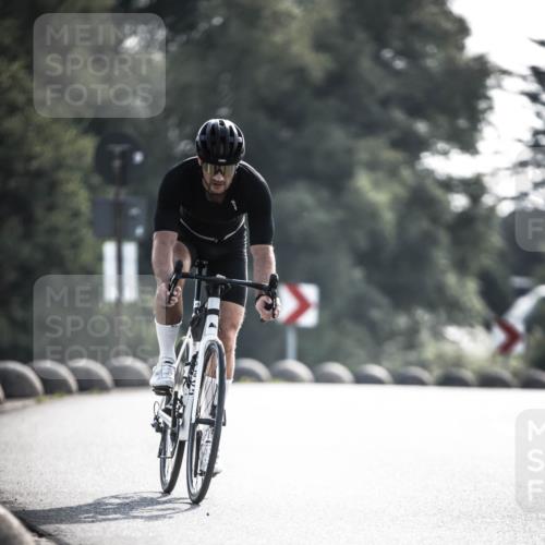 21.06.2026 - 29. Vierlanden-Triathlon H.Heesch http://msf.ph/oto/9855806 21.06.2026 08:55:56 Radfahren 69, 96 meine-sportfotos.de