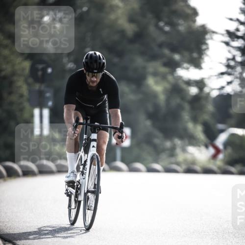 21.06.2026 - 29. Vierlanden-Triathlon H.Heesch http://msf.ph/oto/9855807 21.06.2026 08:55:56 Radfahren 69, 96 meine-sportfotos.de