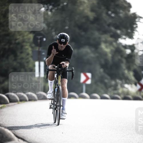 21.06.2026 - 29. Vierlanden-Triathlon H.Heesch http://msf.ph/oto/9855832 21.06.2026 08:56:03 Radfahren 96 meine-sportfotos.de
