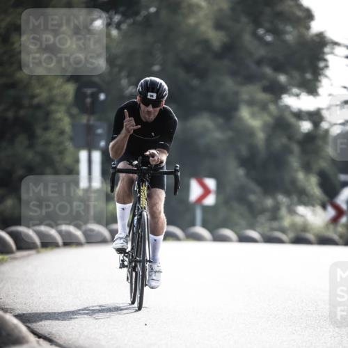 21.06.2026 - 29. Vierlanden-Triathlon H.Heesch http://msf.ph/oto/9855833 21.06.2026 08:56:03 Radfahren 96 meine-sportfotos.de