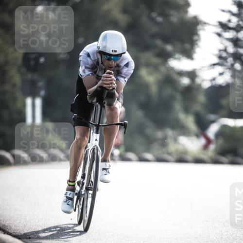 21.06.2026 - 29. Vierlanden-Triathlon H.Heesch http://msf.ph/oto/9855935 21.06.2026 08:57:01 Radfahren 118, 136 meine-sportfotos.de