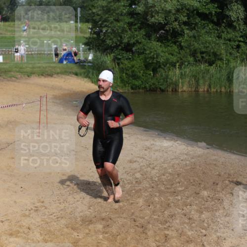 21.06.2026 - 29. Vierlanden-Triathlon Andreas Tolksdorf http://msf.ph/oto/9855959 21.06.2026 08:54:20 Schwimmen 93, 213 meine-sportfotos.de